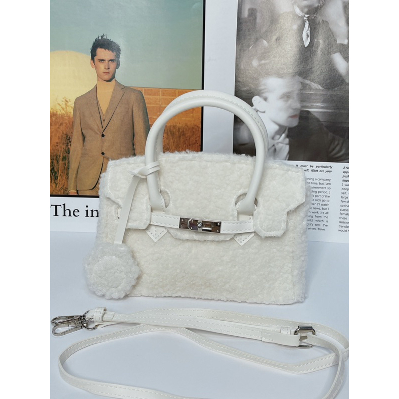 Túi Xách Đeo Chéo Lông Cừu Sang Chảnh, Túi Trắng Khoá Kim Loại, Phong Cách Hàn Quốc