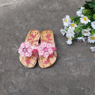 Guốc gổ helo kitty cho bé đủ size