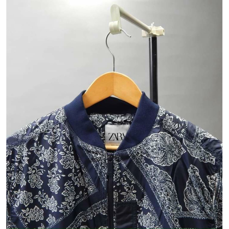 Áo Khoác gió Jacket bomber Zara hoạ tiết