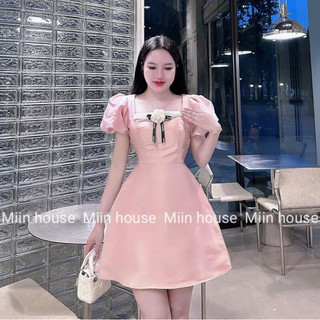 Váy cổ vuông phối nẹp cài hoa