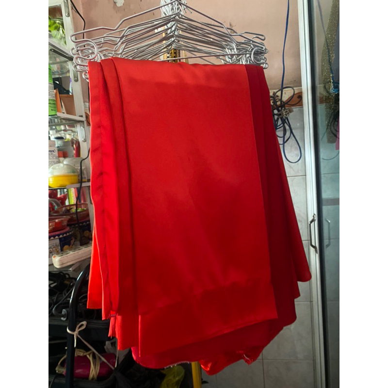 quần áo dài lụa đỏ thanh lí