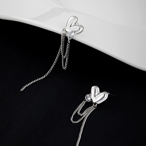 Khuyên tai kẹp không bấm lỗ chốt cố định K009 bằng hợp mạ bạc hình trái tim dáng dài Leous Accessories