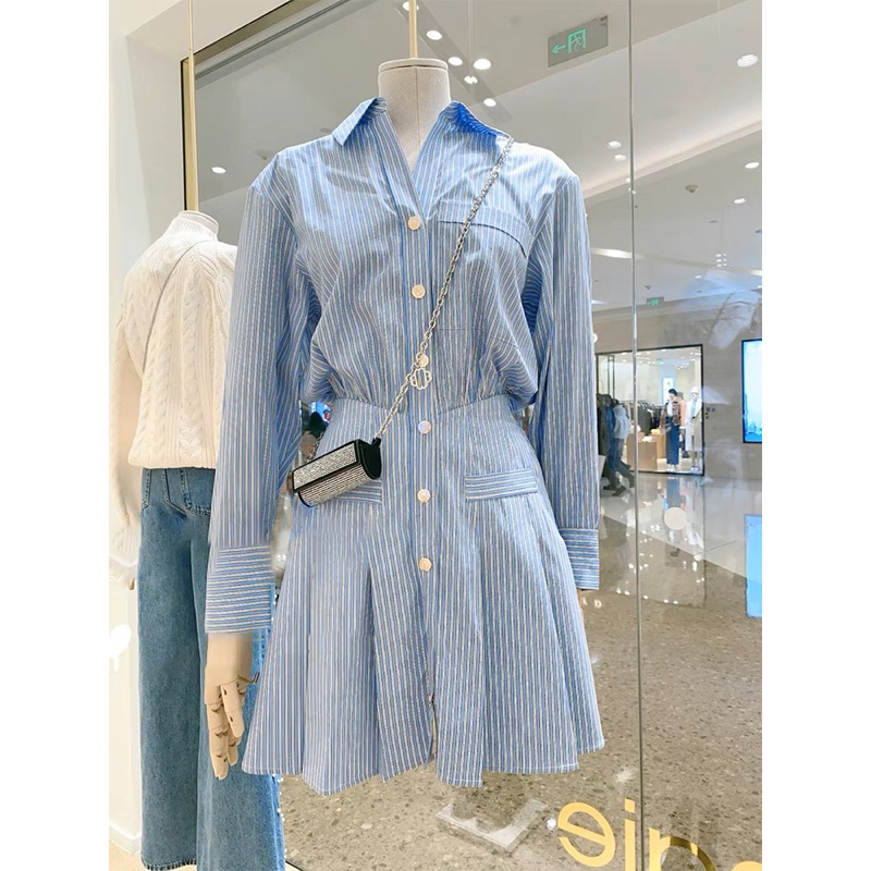 Váy sơ mi kẻ xếp li chiết eo phối cúc đồng