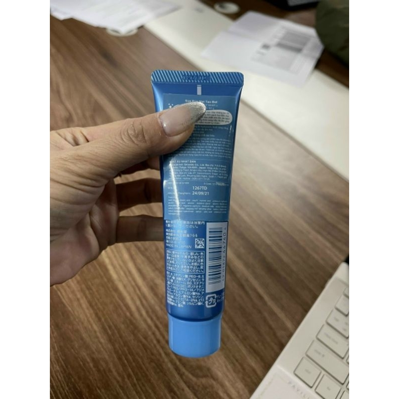 Thành lý 4 tuýp sữa rửa mặt Senka Perfect Whip date t9/24