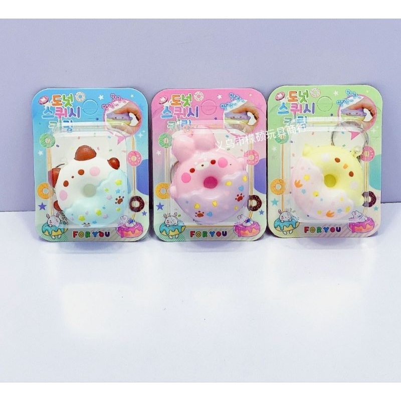 Móc khoá squishy hình bánh Donut.