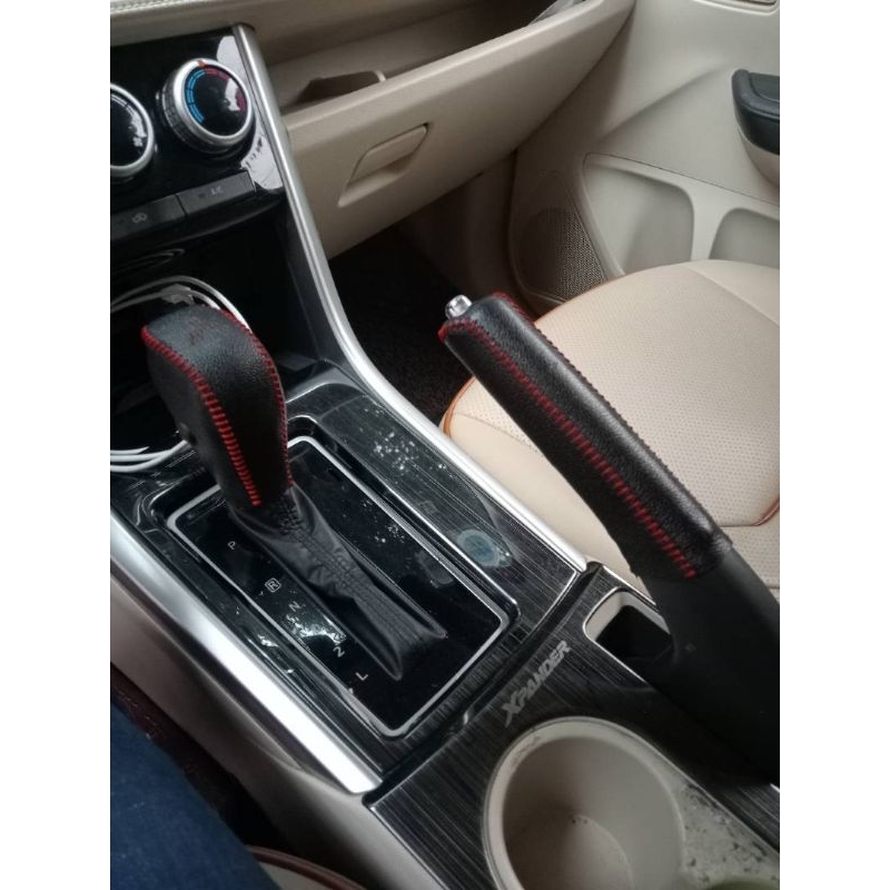 Bọc cần số phanh tay xe Xpander  bằng da bò 100%