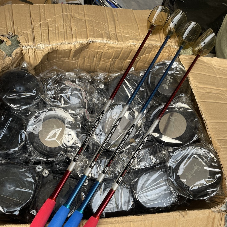 [Chất Lượng] Gậy Vẩy Mồi - Muôi Xả Mồi - Chất Liệu Carbon - Siêu Nhẹ,Cán Xốp Êm - Chống Trơn Trượt - Loại 80cm