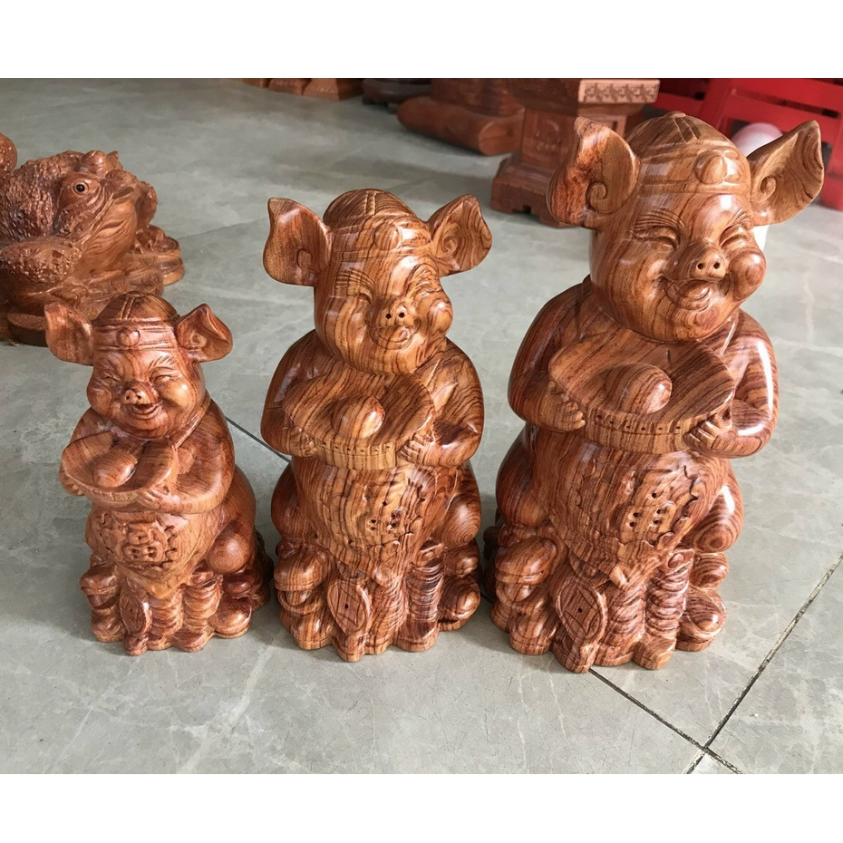 Tượng gỗ để bàn-Tượng heo dâng vàng Tài lộc bằng gỗ hương , mang lại tài lộc may mắn cao 20-25-30 cm