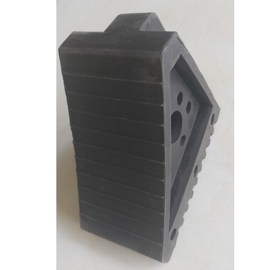 Cục chèn chặn bánh xe cầm tay cao su dốc17× dài 20× cao13cm