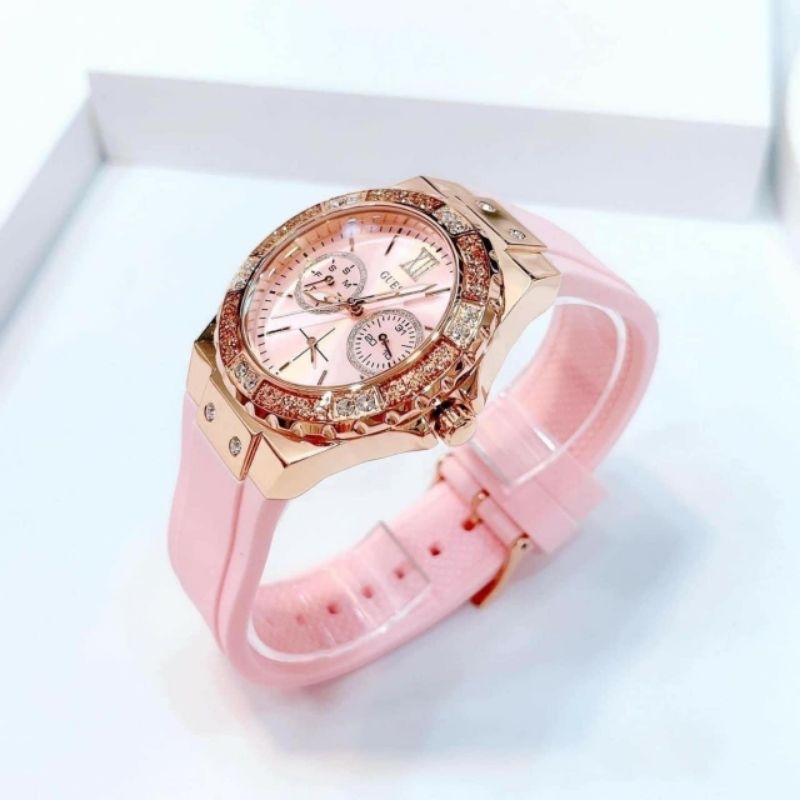 Đồng hồ nữ G.U.E.S.S HUB.LOT hồng nhek nhàng siêu dễ thương