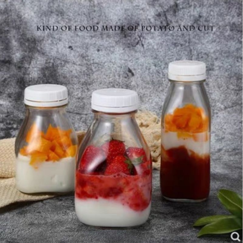 Chai thủy tinh vuông lùn miệng rộng nắp nhựa 500ml