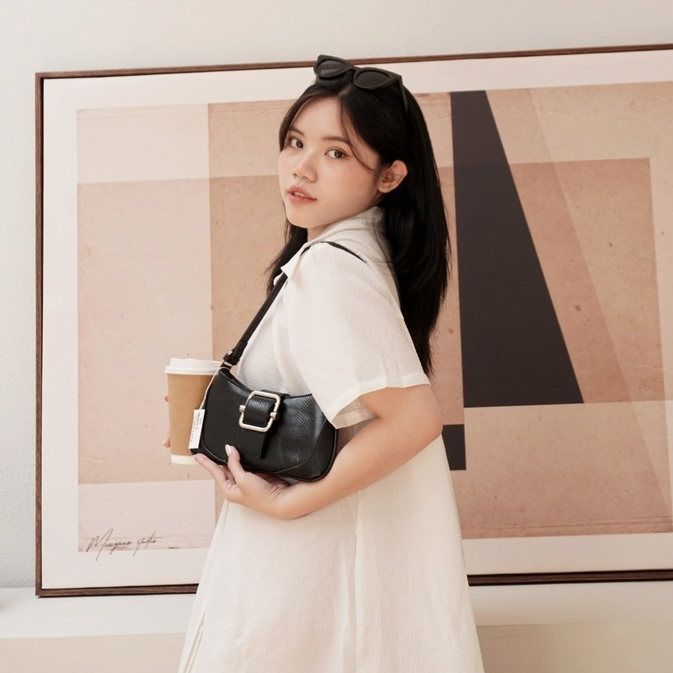 Túi xách nữ màu đen thời trang Flora Bag, túi da công sở thanh lịch cao cấp sành điệu Onyourshoulder