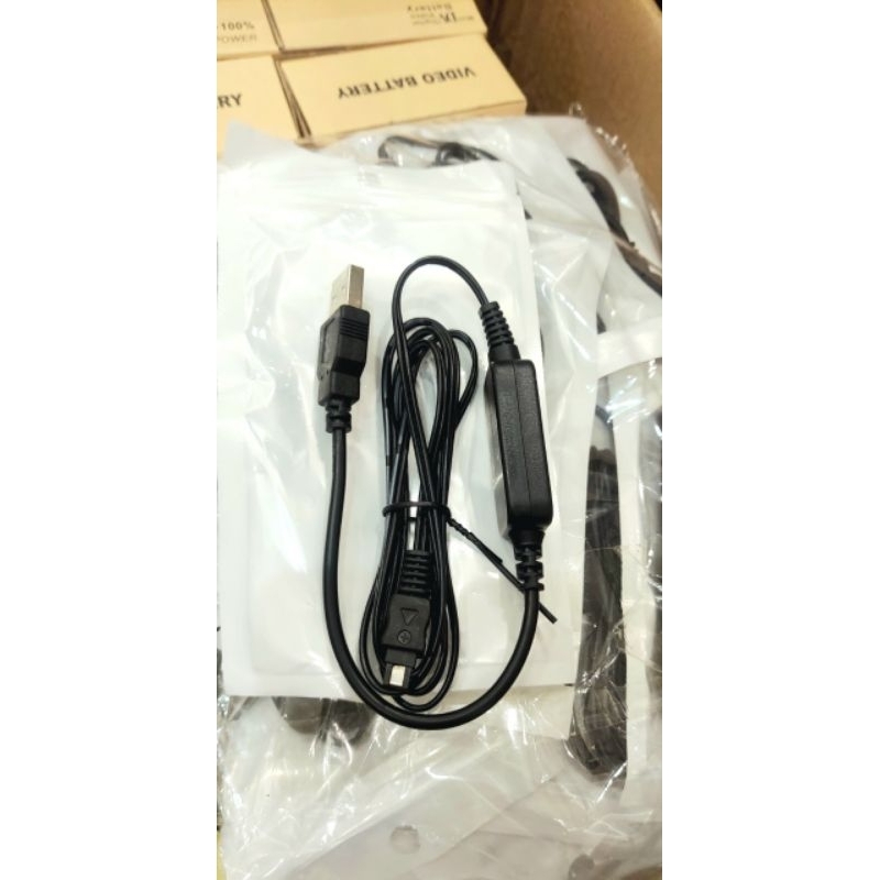 Dây nguồn Adaptor LC200 dùng sạc dự phòng ra nguồn 12v cho máy quay sony.
