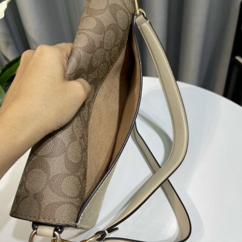 Túi C.oach Morgan kẹp nách sang chảnh