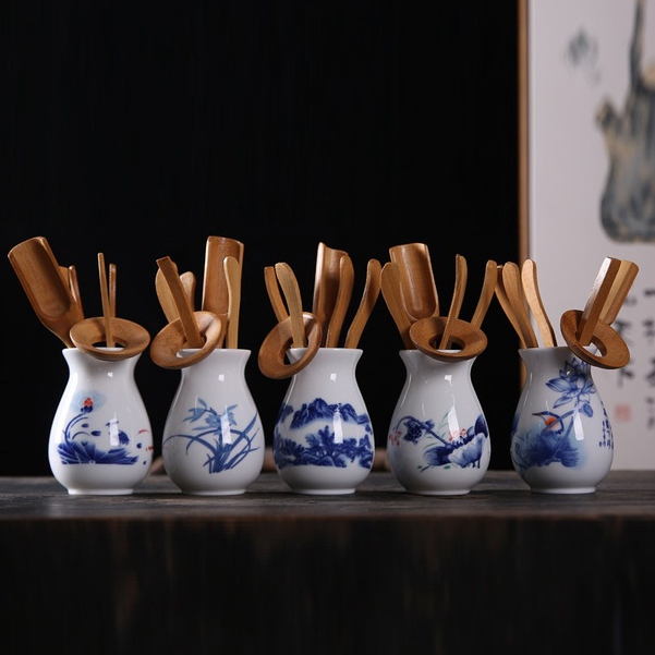 Bộ dụng cụ pha trà đạo / Bộ cung nhãn bằng tre già kèm bình đựng bằng sứ đẹp mắt