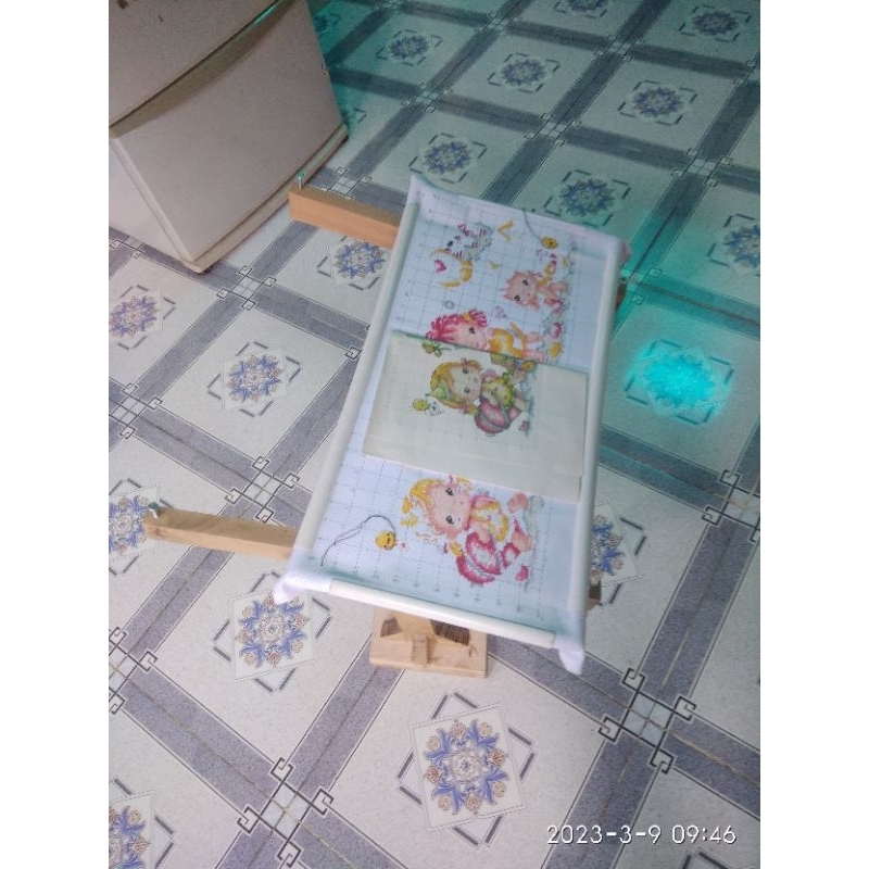 Chân khung thêu tranh bằng gỗ