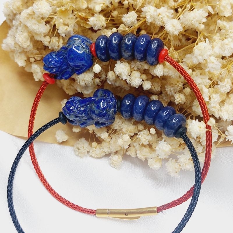 Một điếu lapis màu xanh biển dùng để xỏ vòng tay, vòng trầm UPCARA