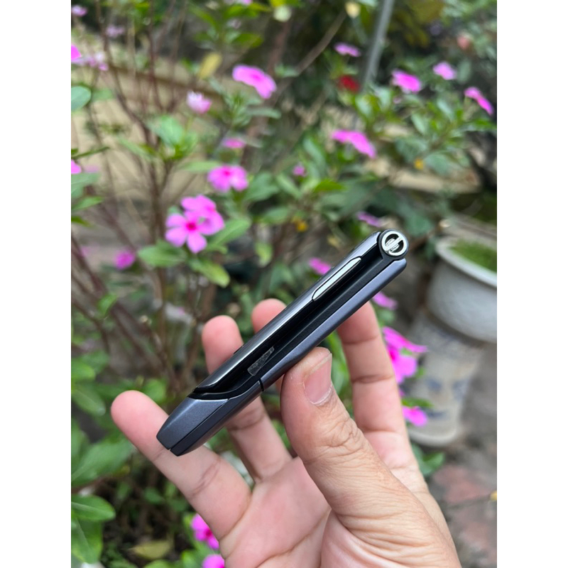 NGUYÊN ZIN, chính hãng điện thoại cổ moto v3i