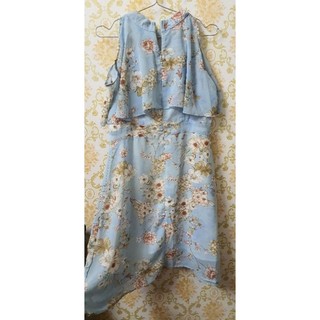Đầm Xòe Voan Lụa Cổ Yếm LINSTORE