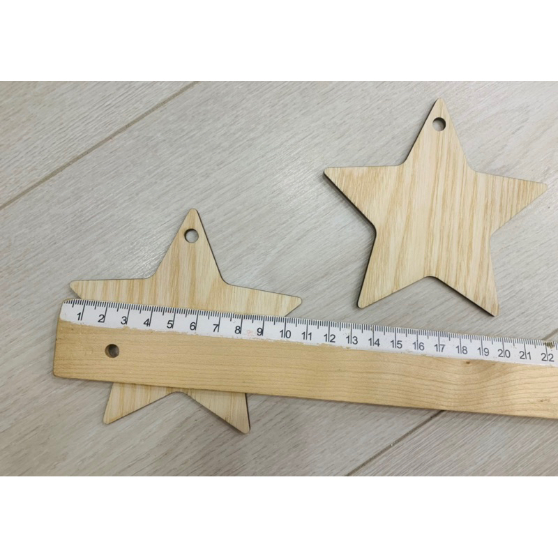 Ngôi sao gỗ trang trí