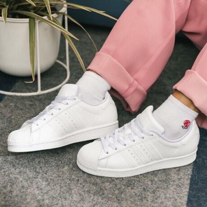 Giày superstar mũi sò trắng DH8876