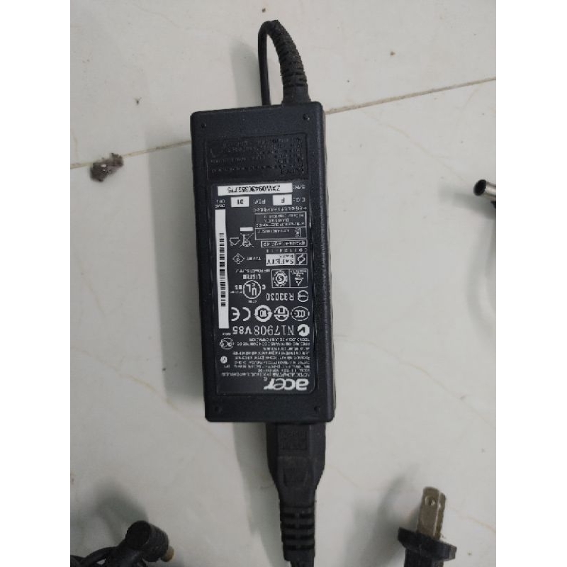 Sạc laptop cũ
