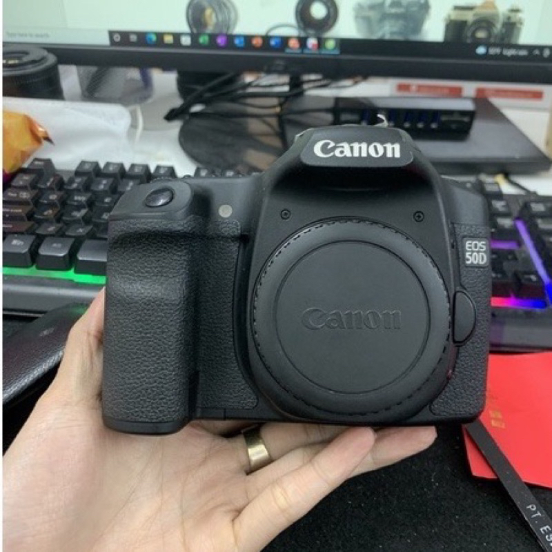 Máy Ảnh Canon 50D kèm lens 90%