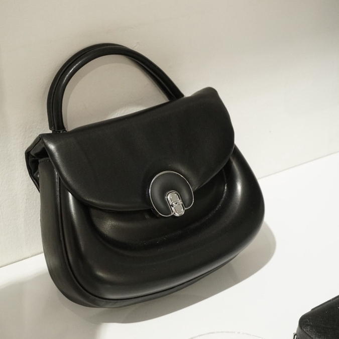 Túi xách nữ màu đen thời trang Wendy Bag, túi da tiểu thư nữ tính đi tiệc cao cấp sành điệu Onyourshoulder