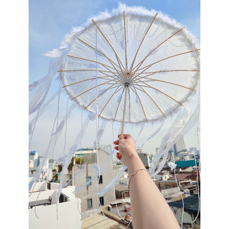 Dù cổ trang giấy đính hoa xinh phối tua rua xinh xắn