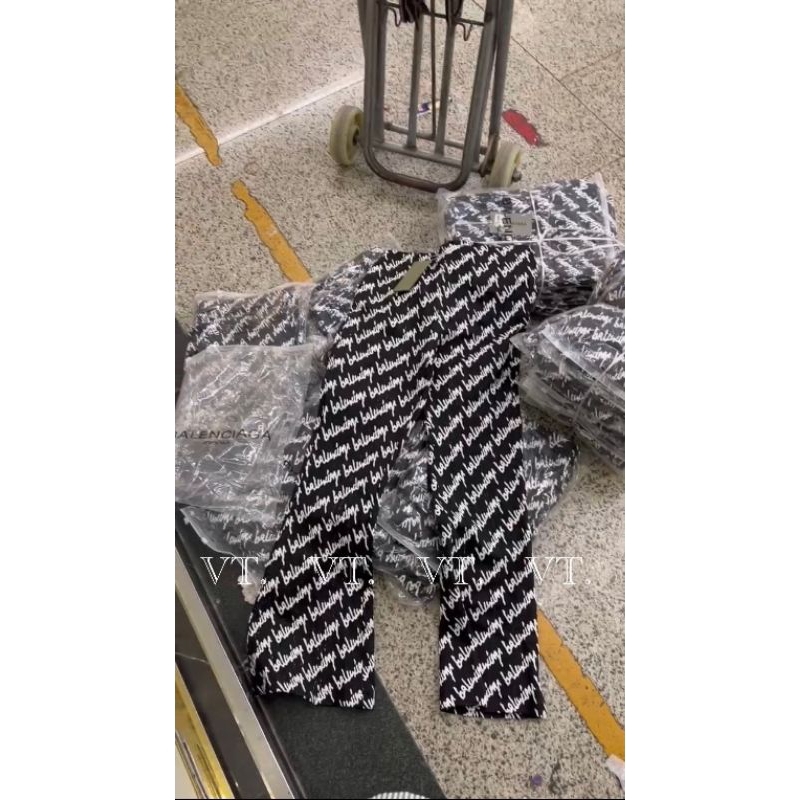Quần Balenciaga 03.2023.