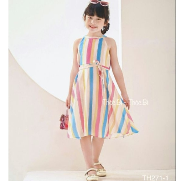 Những mẫu đầm maxi cho bé