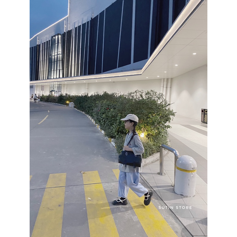 Quần jean suông lửng cho bé