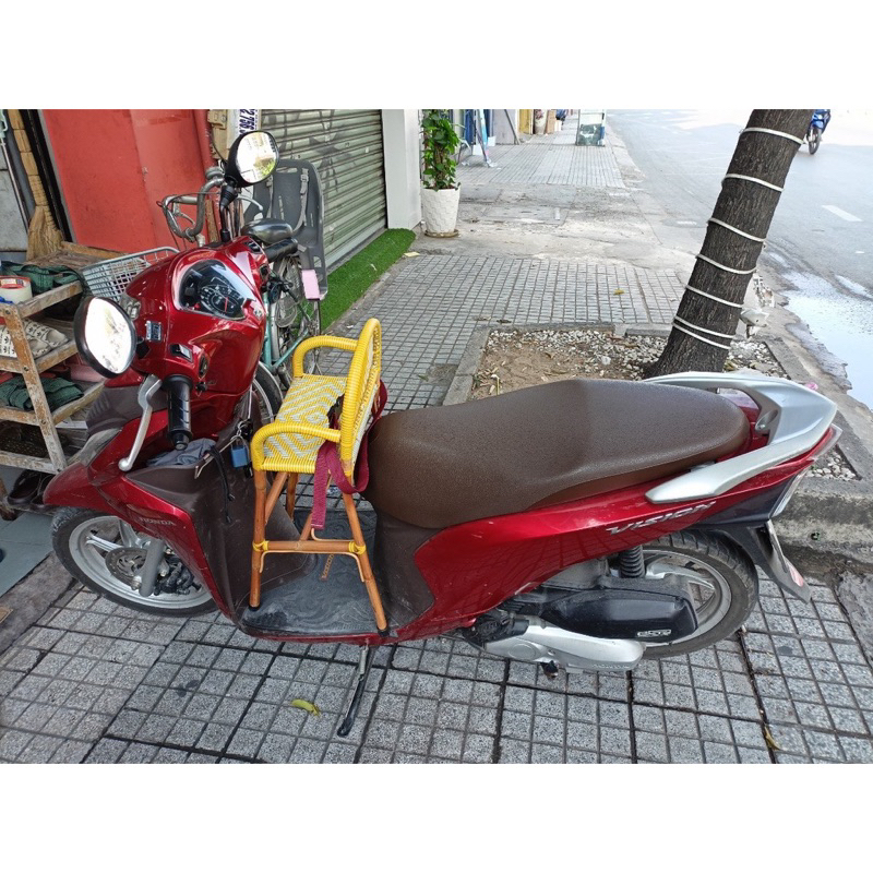 Ghế ngồi xe em bé xe số
