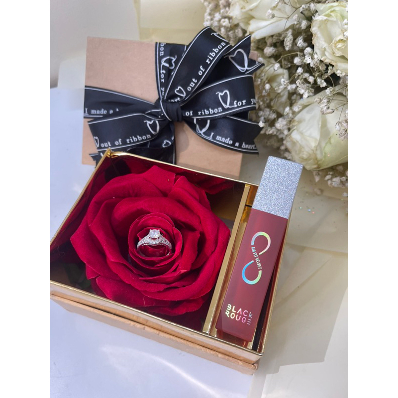 Hộp quà tặng son kem lỳ Black Rouge