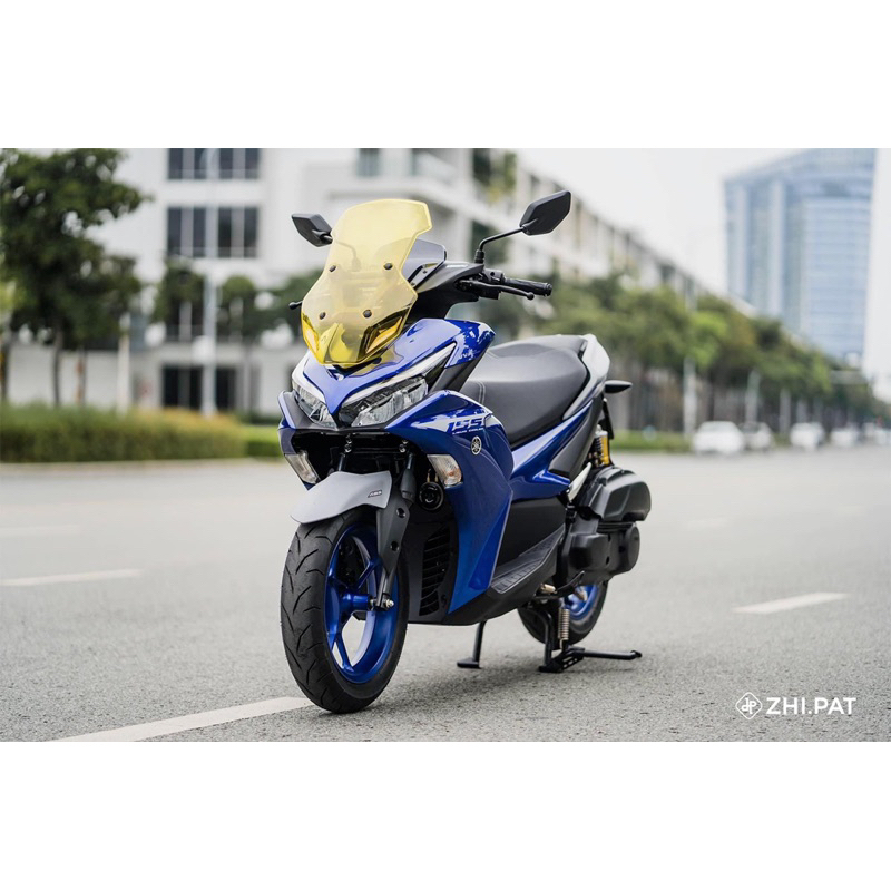 Bộ chắn gió Zhipat gắn cho NVX có đủ cho xe V1 và V2.