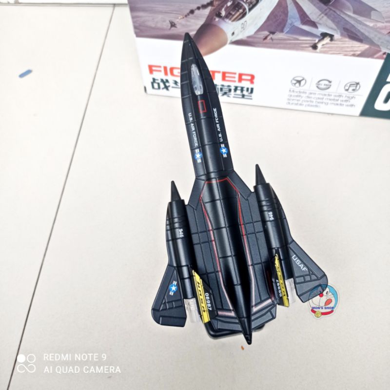 Mô hình máy bay sắt chiến đấu tích hợp sẵn pin có âm thanh và ánh sáng