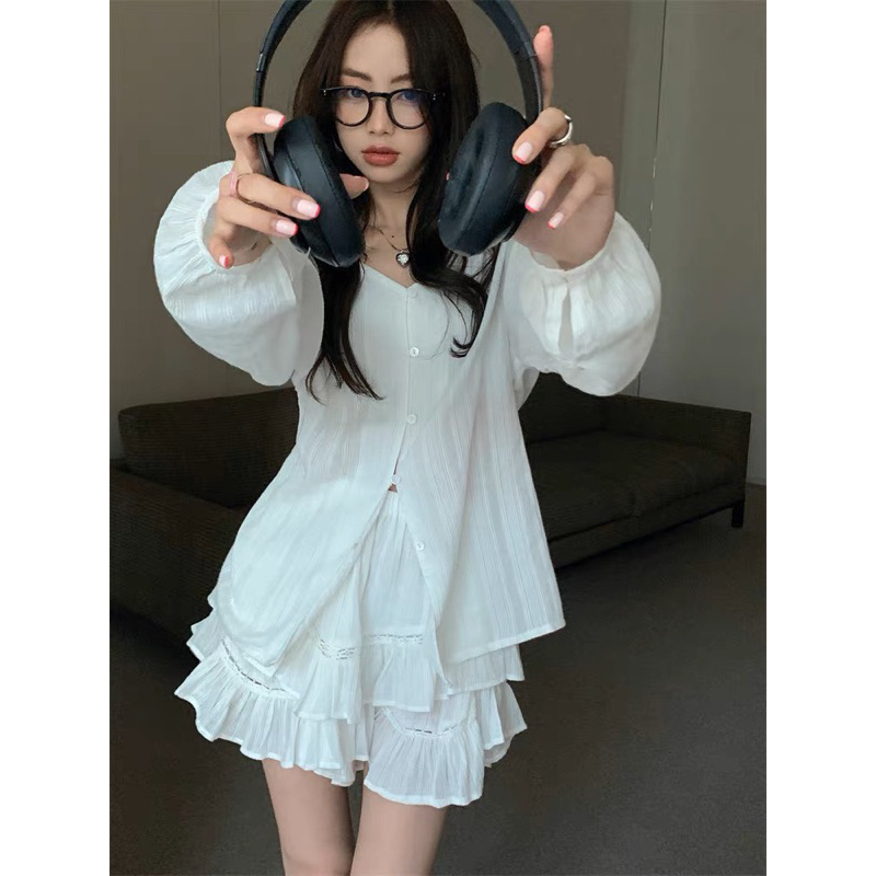 SET ÁO SƠ MI CỔ V KÈM CHÂN VÁY BÈO TẦNG TRẮNG