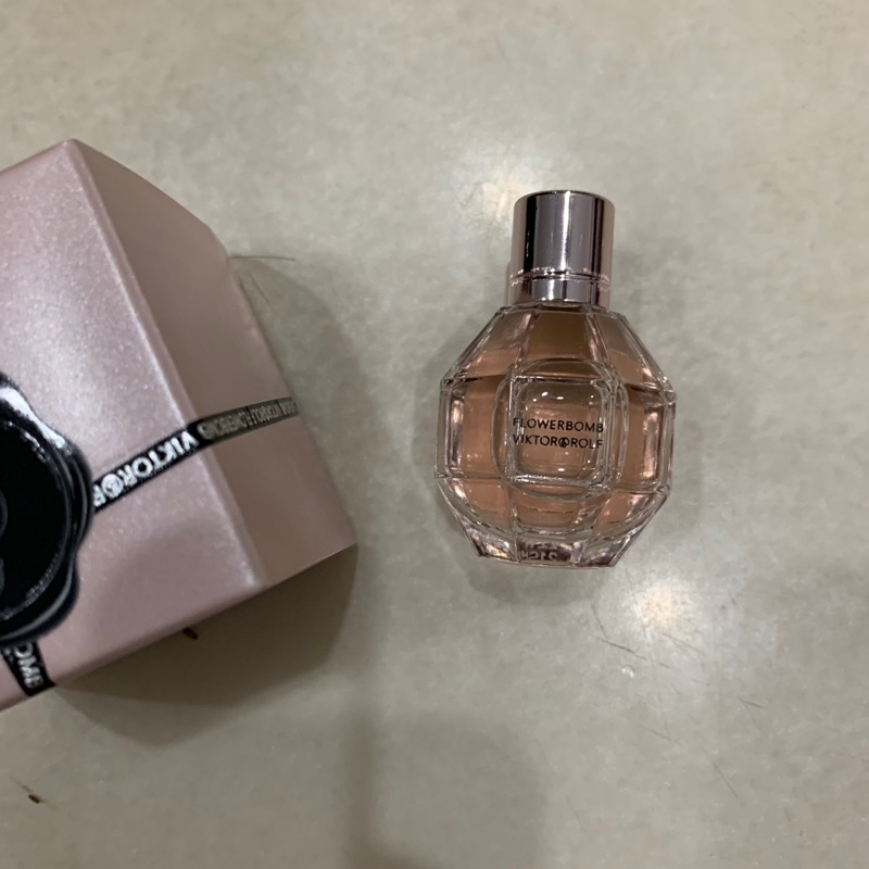 Nước hoa nữ Mini Viktor & Rolf Flowerbomb edp 7ml