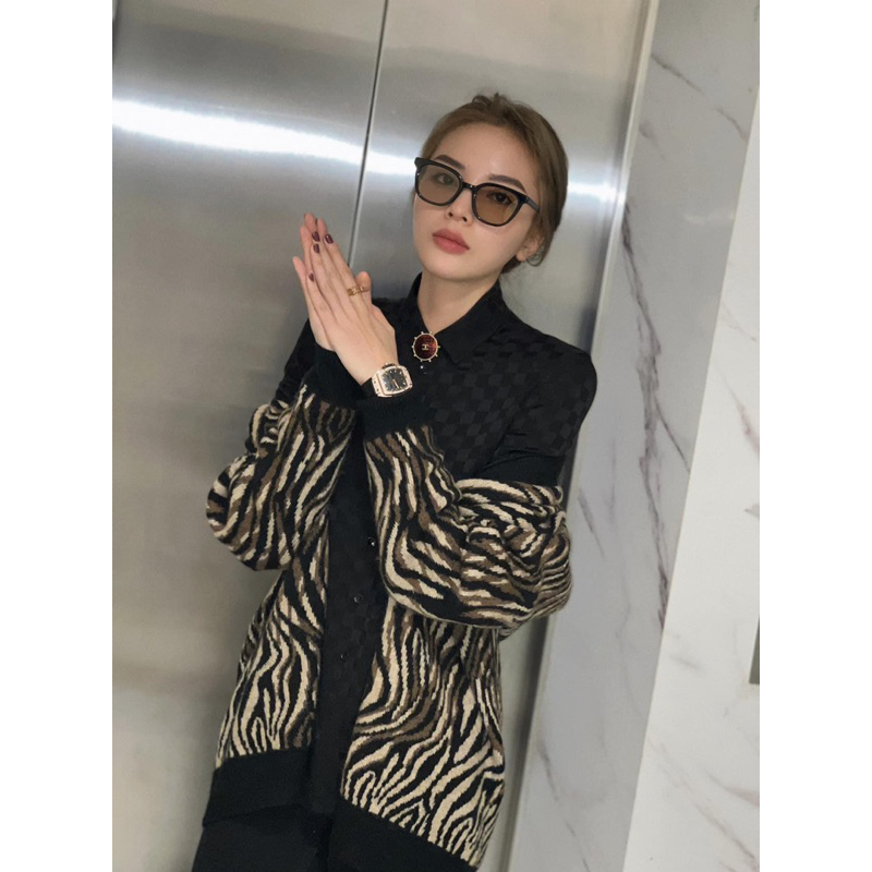 Gọng kính GM TOMY unisex dáng vuông 2 màu Vàng Trà và Đen siêu đẳng cấp