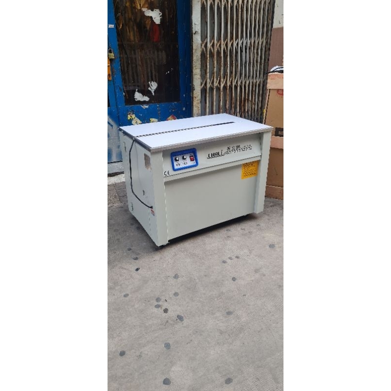 Máy đóng đai thùng CHALY