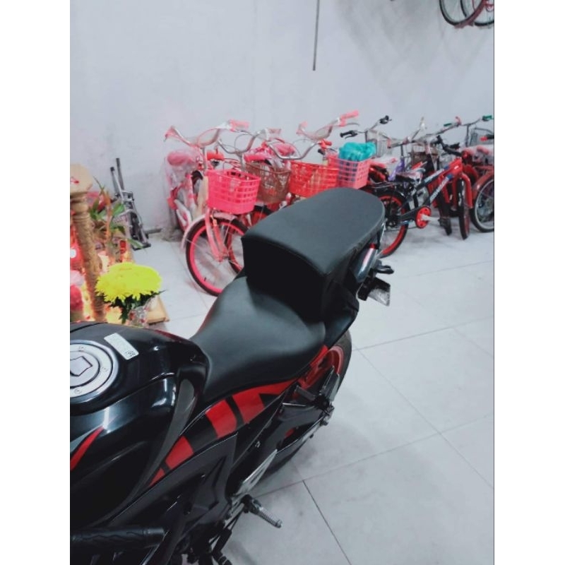 Yên phụ gsx150 giúp người sau thoải máy.