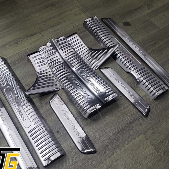 Ốp bậc cửa, Nẹp bước chân xe Tucson 2022 2023 2024 mẫu INOX 304 cao cấp