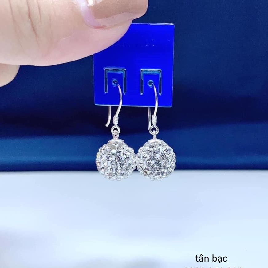 bông tai đá pha lê , cực lấp lánh, kết hợp cùng bạc s925 ,chắc chắn sẽ là 1 tuyệt phẩm trong năm nay ạ