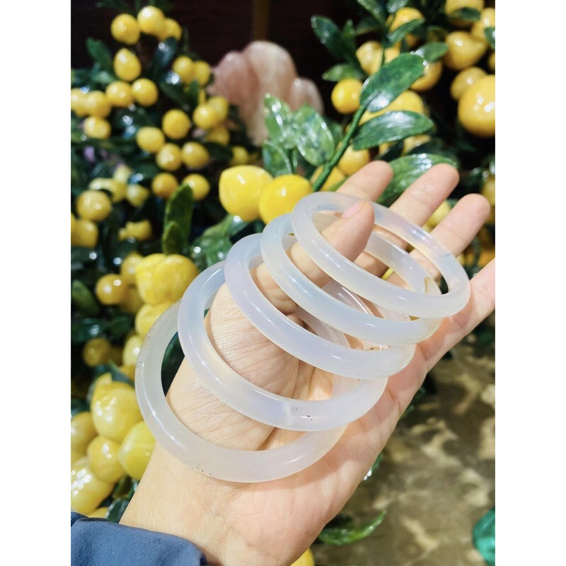 Vòng ngoc mã nao trắng tự nhiên