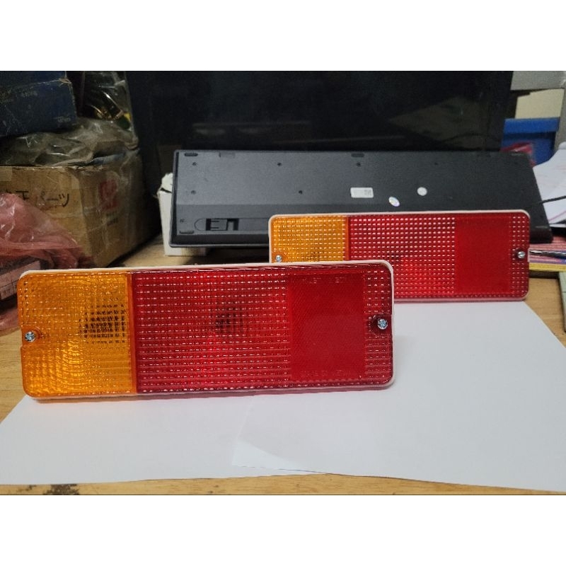 Đèn hậu xe Suzuki Carry 500kg, Vinaxuki 650kg, Thaco Towner 750kg ( loại 1, đầy đủ bóng)