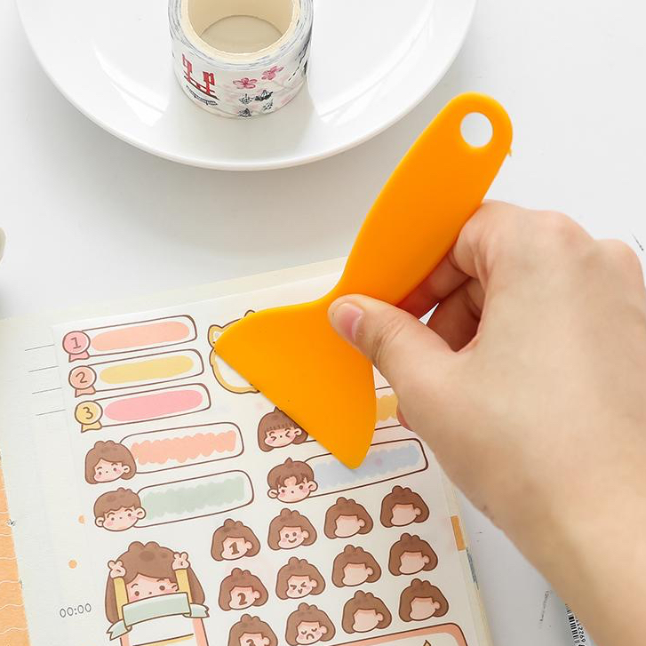 Dụng cụ miết sticker/washi tape bằng nhựa siêu tiện lợi