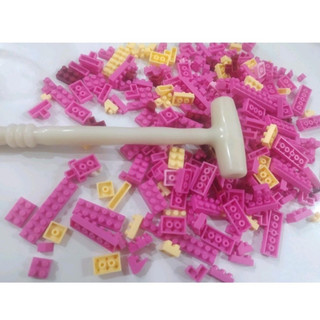 Búa hỗ trợ tháo lắp lego