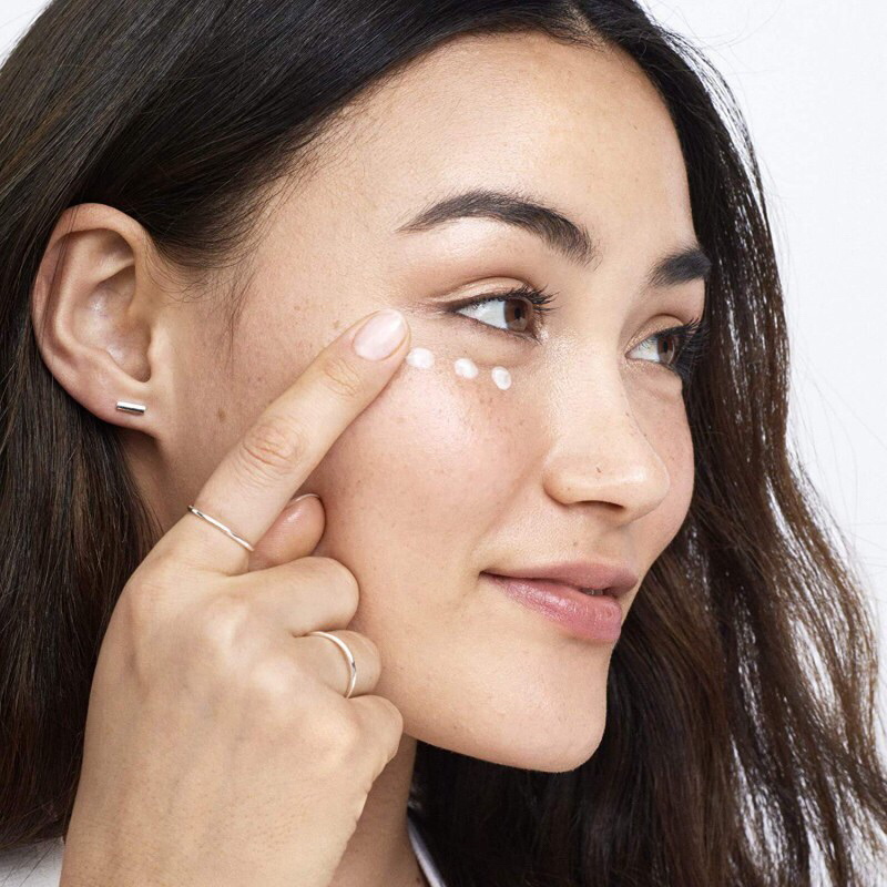 Kem dưỡng trắng sáng màu da vùng mắt Olay Regenerist Brightening Vitamin C Eye Cream 15ml