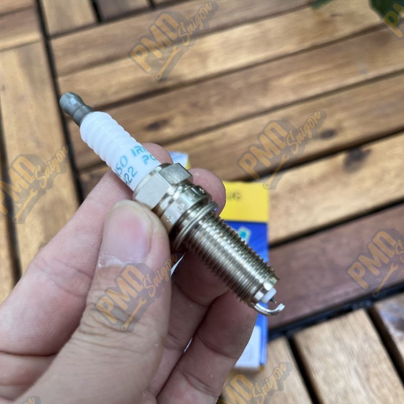 Bugi DENSO Iridium IXUH22 cho xe Kia K3/ Sportage, Carens, Cerato, Huyndai Grand...