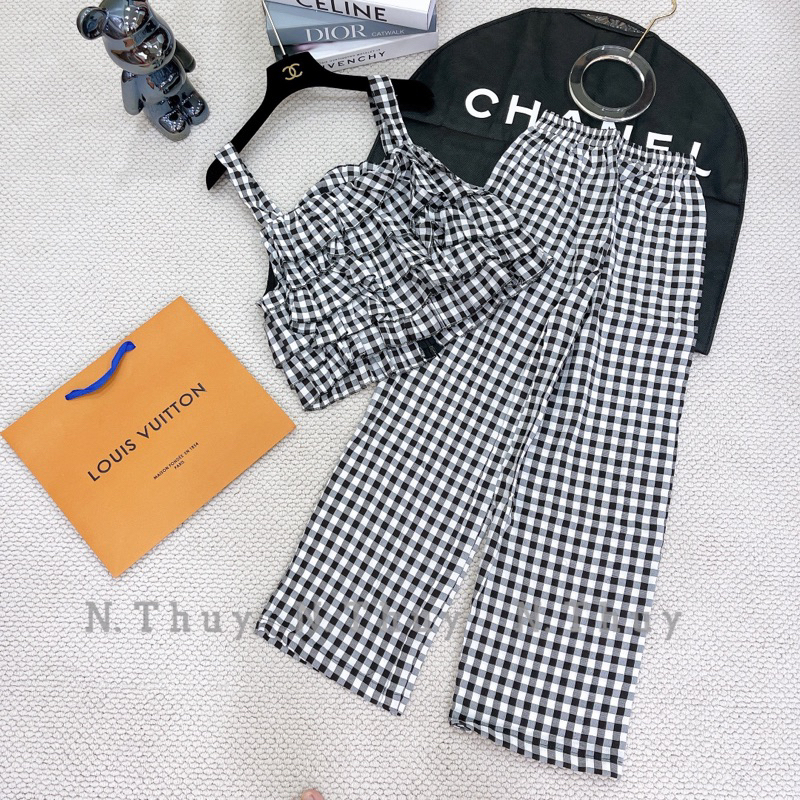 Set Đũi Kẻ Áo Hai Dây Tầng Phối Quần Ống Suông Mã NT628